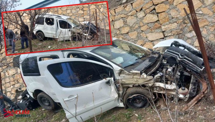 Elazığ’da hafif ticari araç şarampole uçtu: 4 yaralı