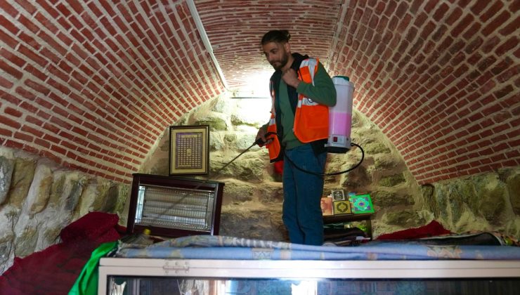 ELAZIĞ BELEDİYESİ EKİPLERİNDEN YOĞUN BAYRAM TEMİZLİĞİ ÇALIŞMASI