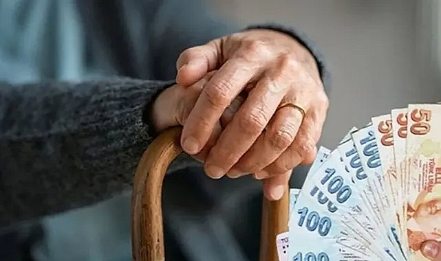 Emeklilere Bayram İkramiyesi Hesaplara yatıyor