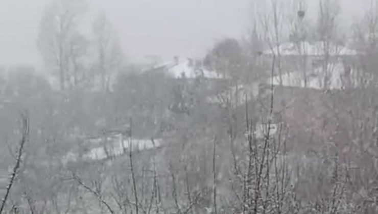 Elazığ’da kar yağışı etkisini sürdürüyor