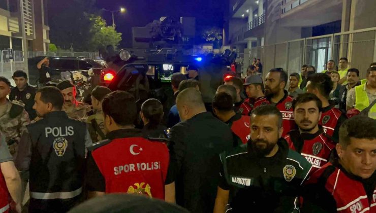 Elazığ’da hakem ve futbolcular zırhlı araçlarla stattan ayrıldı