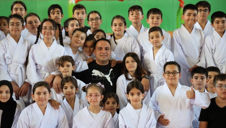 Milli antrenör polisten örnek davranış: 90 çocuğa gönüllü kurs veriyor
