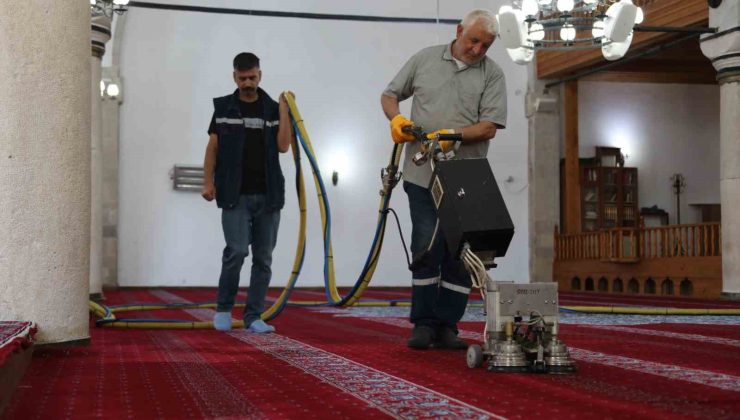 Elazığ Belediyesinden yoğun bayram mesaisi