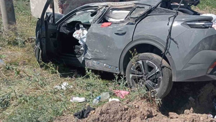 Elazığ’da otomobil şarampole uçtu: 4 yaralı