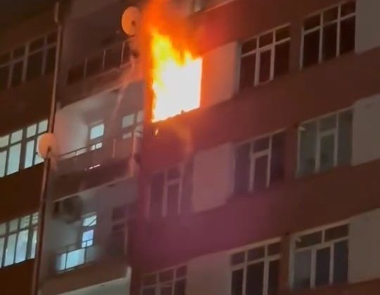 Elazığ’daki apartman yangını paniğe neden oldu