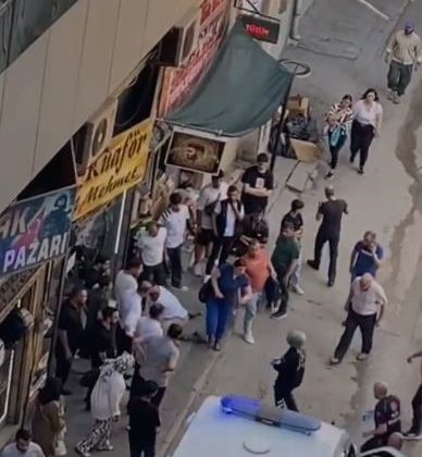 Elazığ’da Sokak ortasında kalbi duran şahıs, vatandaşın kalp masajı ile hayata döndü