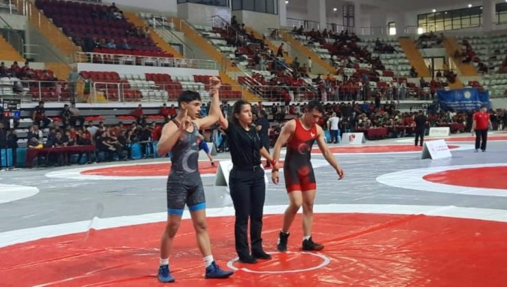 Elazığlı minik güreşçiler Türkiye şampiyonasına damga vurdu