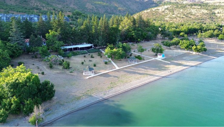 FIRAT ÜNİVERSİTESİ HAZAR GÖLÜ KIYISINDAKİ TESİSLERİNİ YENİLEYEREK HİZMETE AÇTI