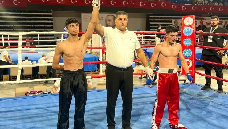 Türkiye Kick Boks Şampiyonası’nda Elazığ’a madalya yağmuru