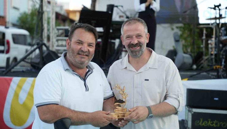 Keremköy Festivali’nde engelli gazeteciye plaket