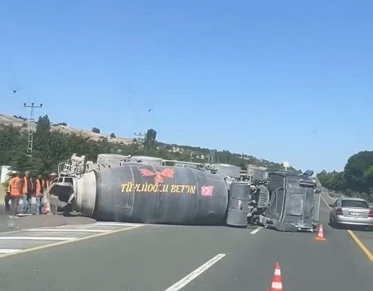 Elazığ’da beton mikseri devrildi: 1 yaralı