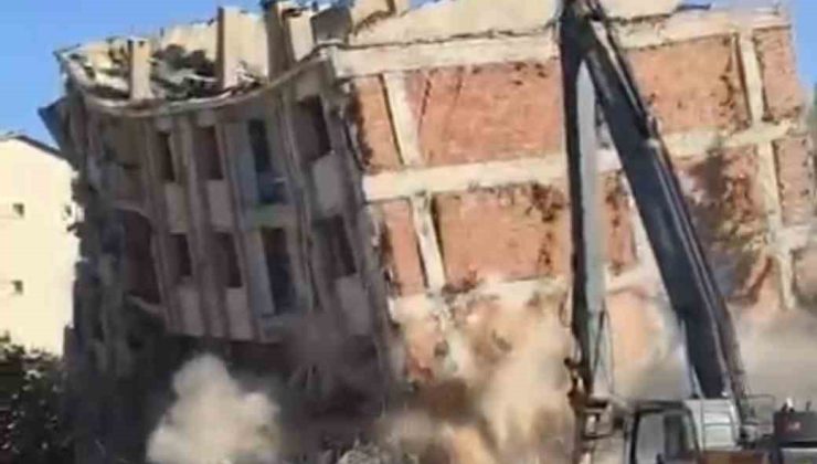 Ağır hasarlı binaların yıkımları sürüyor: Tek dokunuş ile yıkıldı