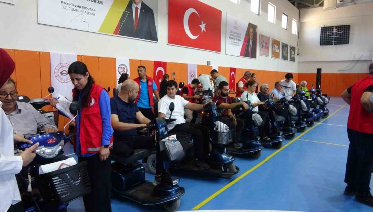 41 akülü sandalye depremzede vatandaşlara teslim edildi