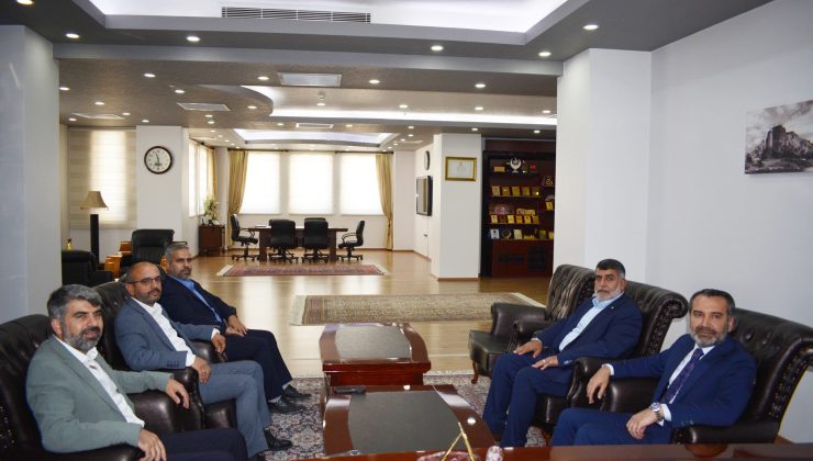 HÜDA PAR Heyeti, Elazığ Belediye Başkanı Şerifoğulları’nı Ziyaret Etti