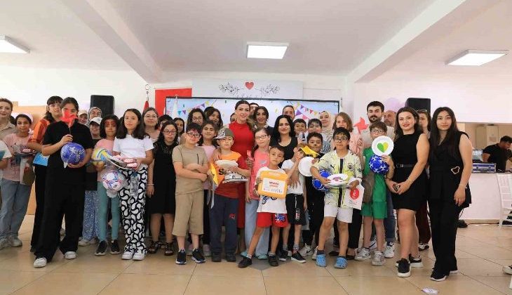 Keçiören Belediyesi’nden Engelli Çocuklara Karne Hediyesi Verildi