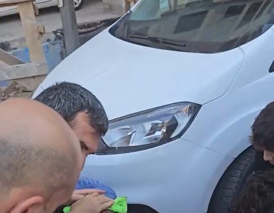 Kafasına inşaattan tuğla düşen şahıs yaralandı