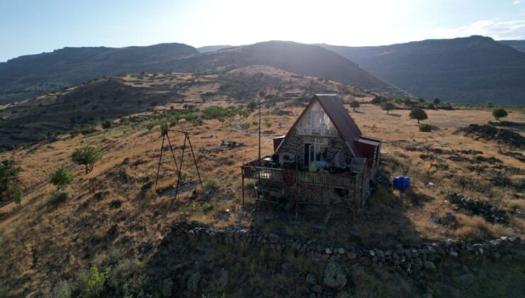 Bin 600 rakımdaki bungalov evi görenler bir daha bakıyor