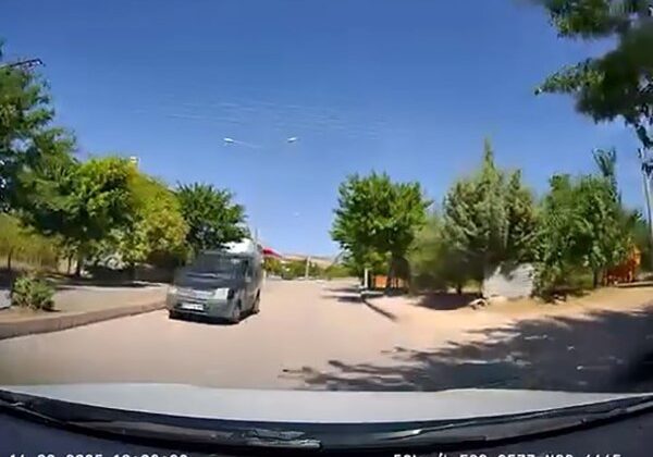 Elazığ’da ters yönden giden araç, trafiği tehlikeye attı