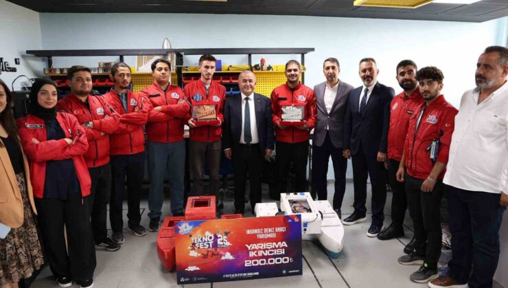 Vali Hatipoğlu, başarılı gençlerle bir araya geldi