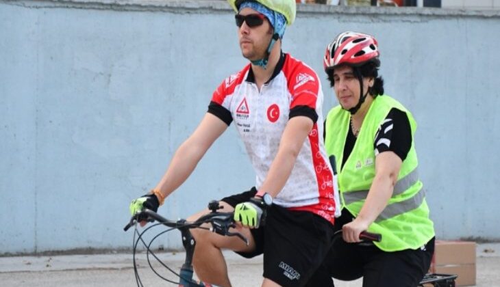 Görme Engelliler Kılavuz Sürücü Eşliğinde Pedal Çevirdi