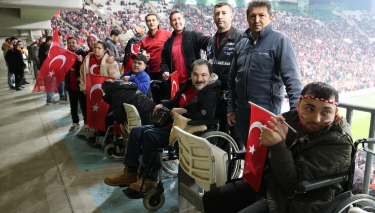 Engelli bireylere milli maç heyecanı yaşadı