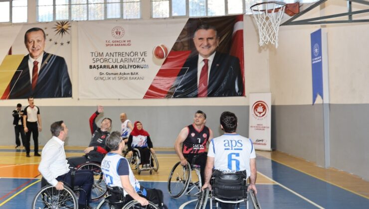 Protokol ile ampute basketbol takımı maç yaptı