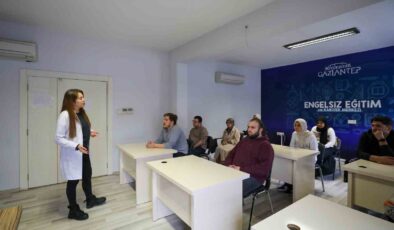 Gaziantep’te görme engelli kursiyerler için E-KPSS eğitim desteği