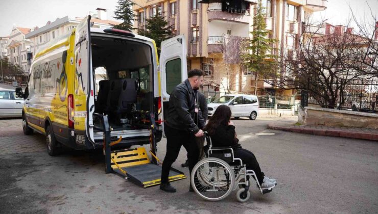 Keçiören Belediyesi’nden ücretsiz ‘Engelsiz Taksi’ hizmeti