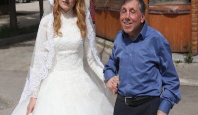 Belediye Otobüsünün Çarptığı Görme Engelli Öğretmen Çift Ağır Yaralandı