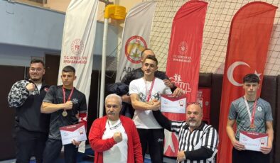 Elazığ’a bilek güreşinde 4 madalya