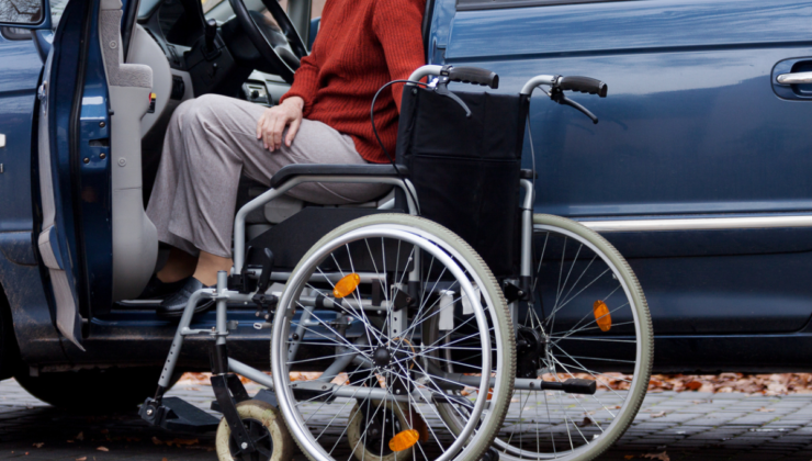 ENGELLİLERİN ARAÇ HAKKI “SOSYAL YARDIM” MI OLUYOR?