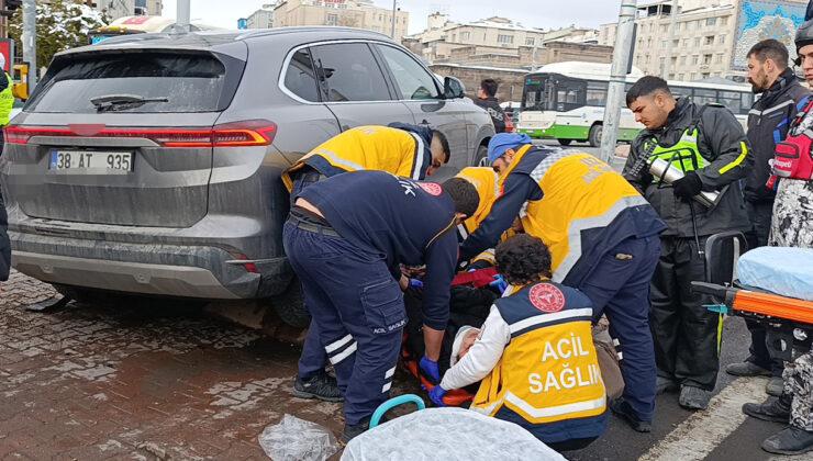 SUV araç yayaların arasına daldı: 5 yaralı