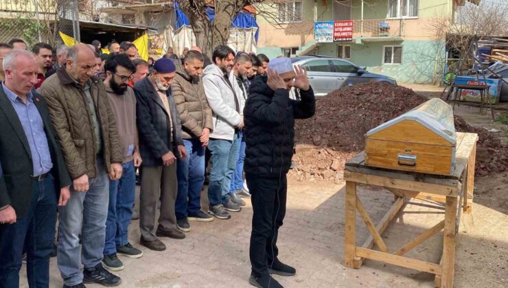 Yangında hayatını kaybeden bedensel engelli kişi toprağa verildi