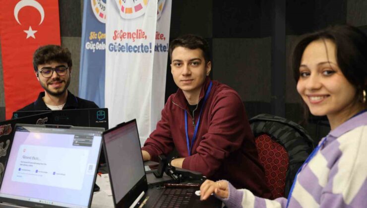 5 ilden 70 genç Elazığ’da Türkiye’nin uzay misyonu için ter dökecek