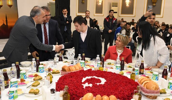Başkan Çenet, engelli bireyler ve aileleriyle iftarda buluştu