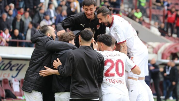 Elazığspor 21 futbolcuyla Adana’ya gitti