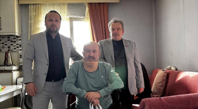 TSD ZONGULDAK ŞUBESİ’NDEN ANLAMLI DESTEK: AKİF DEMİR TEKERLEKLİ SANDALYESİNE KAVUŞTU