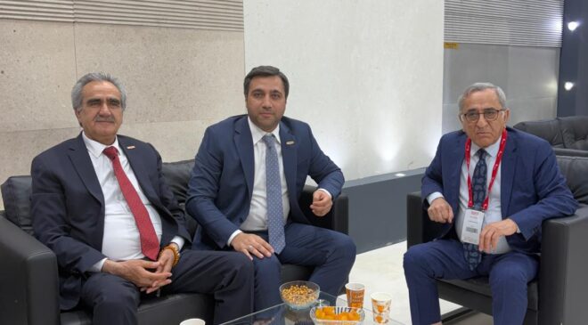 BAŞKAN SUAT ÖZTÜRK’TEN İZMİR MERMER FUARI’NDA ELAZIĞLI FİRMALARA MORAL ZİYARETİ