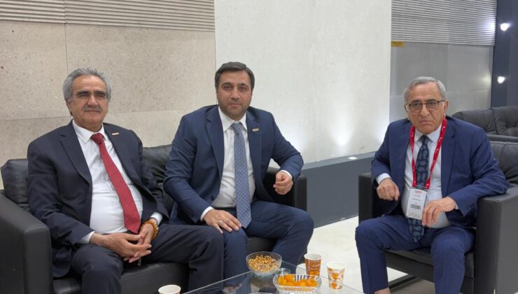 BAŞKAN SUAT ÖZTÜRK’TEN İZMİR MERMER FUARI’NDA ELAZIĞLI FİRMALARA MORAL ZİYARETİ