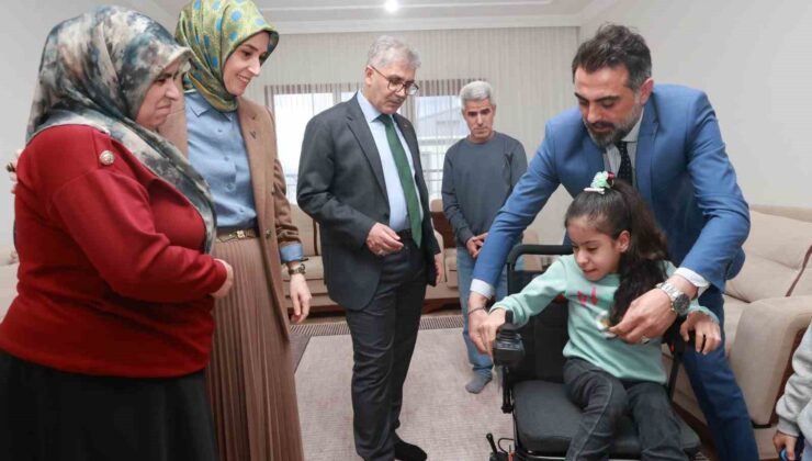 Rüyası Gerçek Oldu: Vali Çelik’ten Engelli Sümeyye’ye Anlamlı Sürpriz!