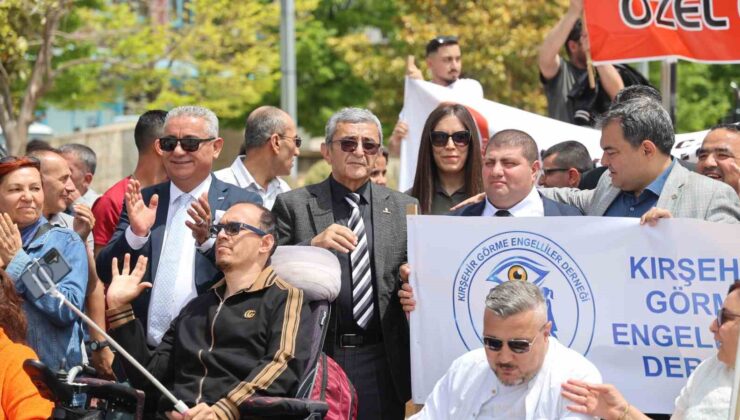 Kırşehir’de engelli bireyler için sessiz yürüyüş düzenlendi