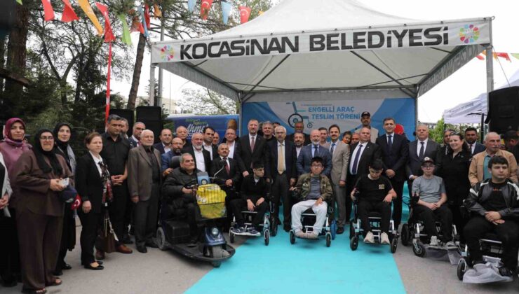 KOCASİNAN’DAN ENGELLİ VATANDAŞLARA BÜYÜK DESTEK: 22 AKÜLÜ ARAÇ TÖRENLE TESLİM EDİLDİ