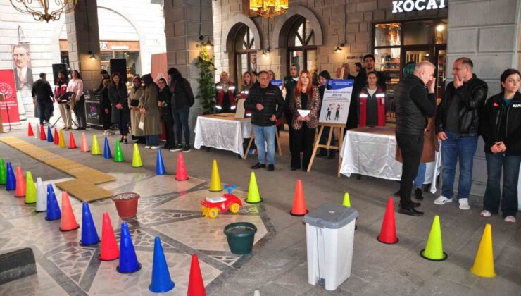 Kars’ta Engelliler Haftası’nda duygulandıran farkındalık etkinliği