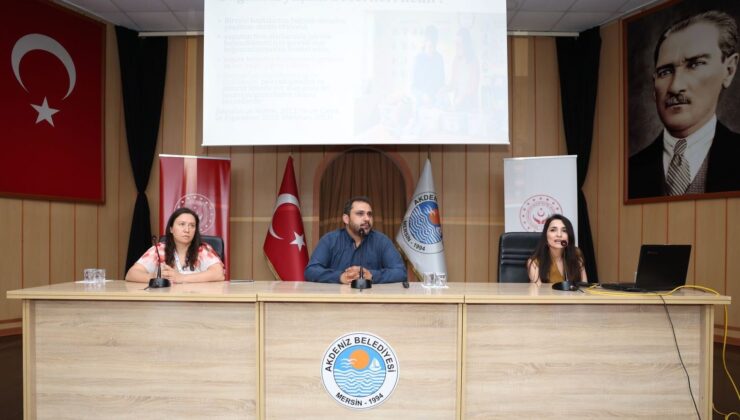 Akdeniz’de ’Özel Gereksinimli Bireyler ve Ev Yaşamı’ paneli düzenlendi