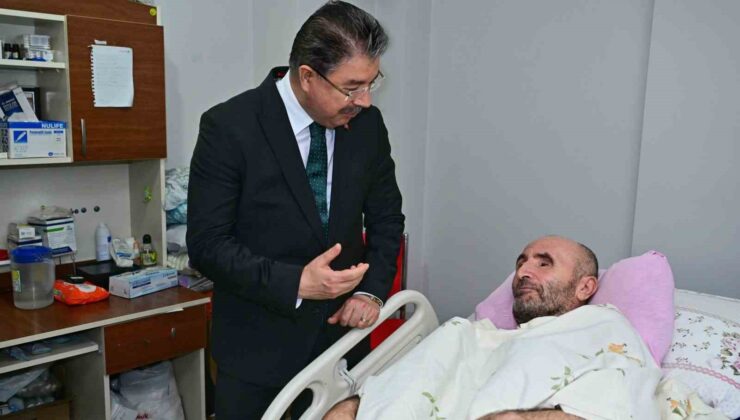 Yatağa bağımlı engelli vatandaşa Vali Yılmaz’dan ziyaret