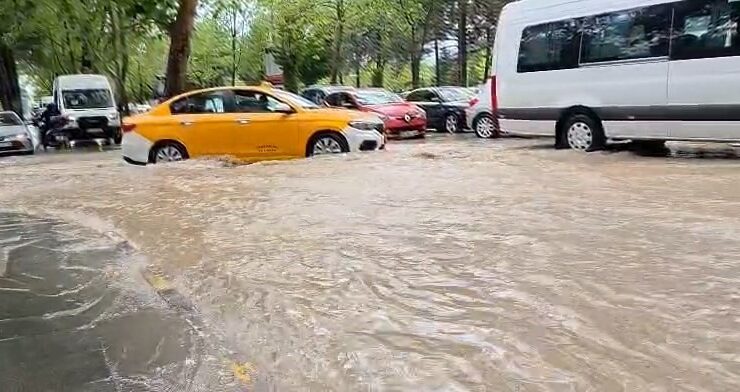 Elazığ’da sağanak yağış etkili oldu