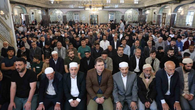 Bayram namazında camiler doldu
