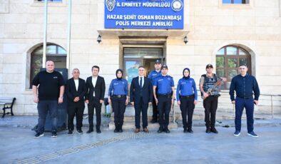 Elazığ’da Emniyet Müdürü Karan, polis memurlarıyla bir araya gelerek bayramlaştı
