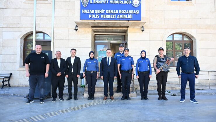 Elazığ’da Emniyet Müdürü Karan, polis memurlarıyla bir araya gelerek bayramlaştı