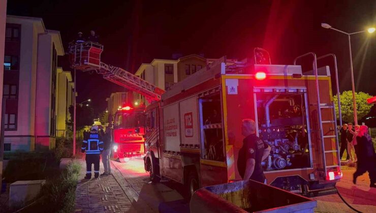 Elazığ’da korkutan yangın: 1’i hamile 4 kişi dumandan etkilendi